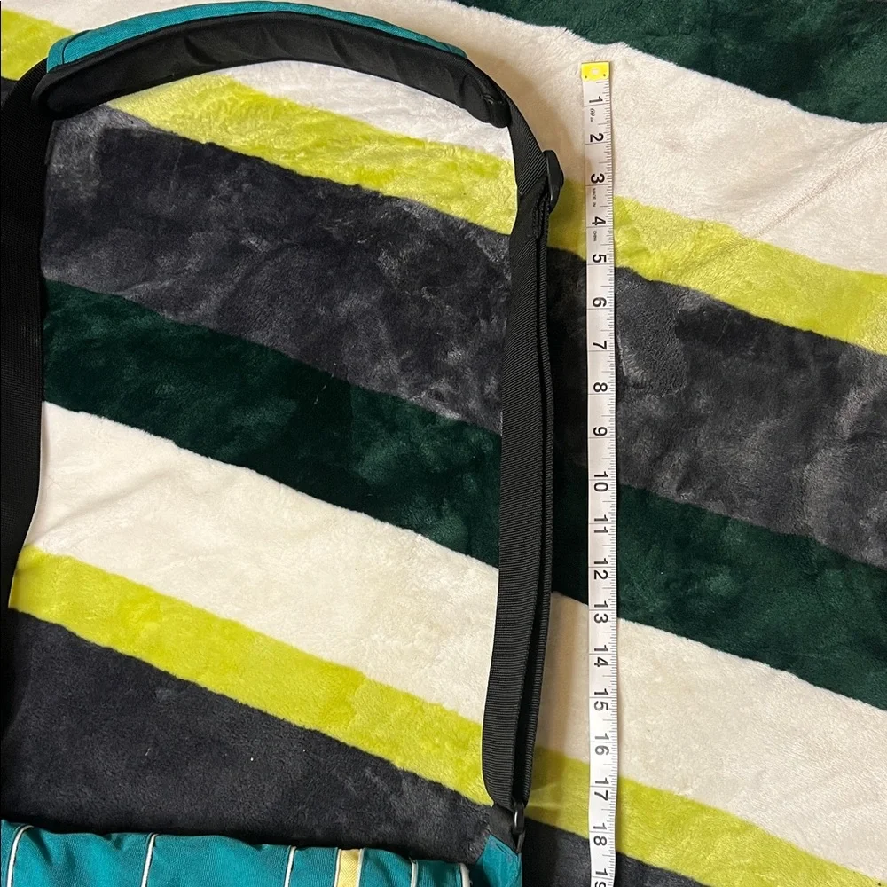 Crumpler Teal Men’s Messenger Bag with Yellow Stripe Accent
